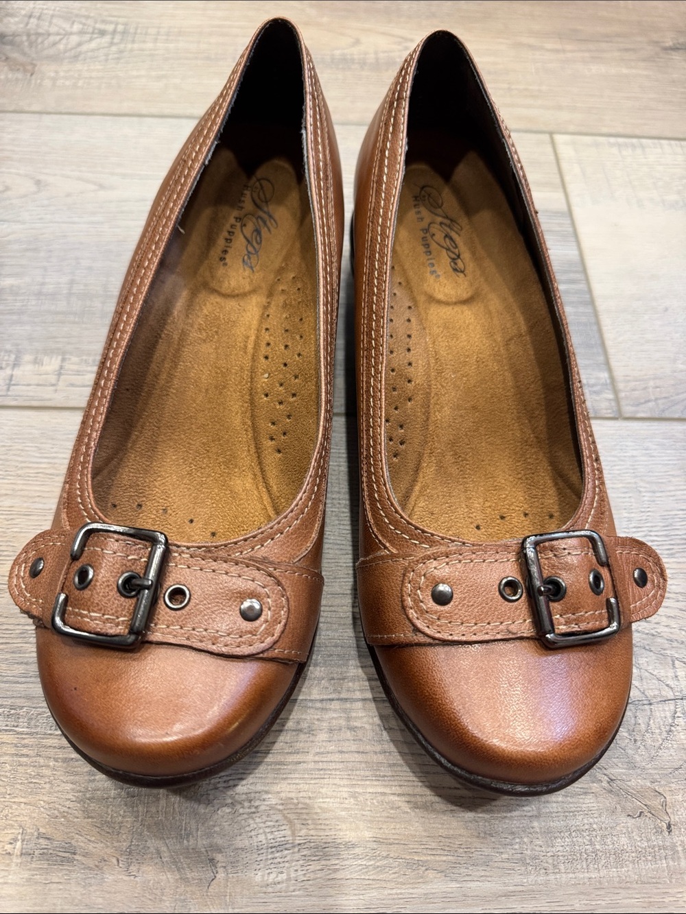 Hush Puppies Edelyn Tan Leather Size 7 Buckle Accent